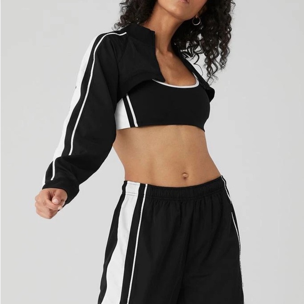 NWOT Alo Shrug